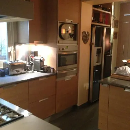 Chambres D'hotes Dans Particulier Bed and Breakfast Neuilly-sur-Seine